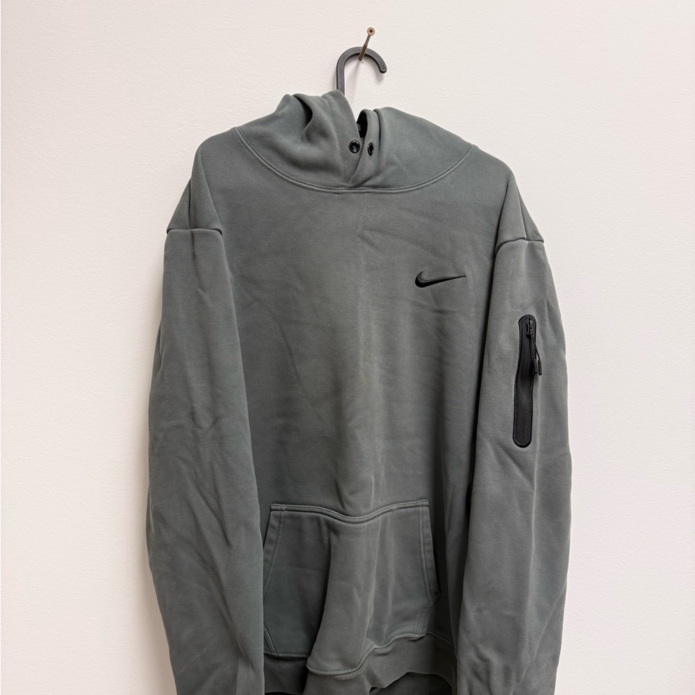 Nike Running Pullover Hoodie – Size 4XL